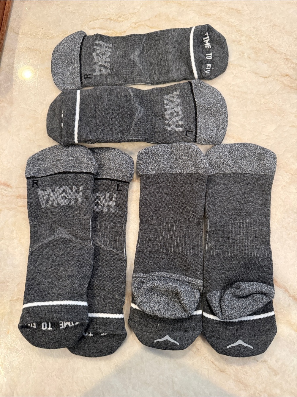 Hoka Men's No-Show Athletic Socks - Dark Gray 3 pairs NEW
